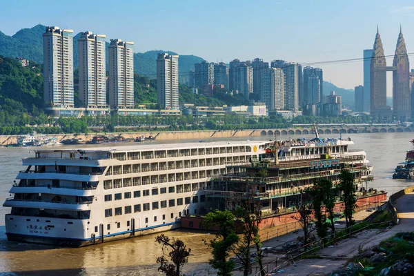 Chongqing Kína Szeptember Nézet Hajó Jangce Folyó Mellől Híres Chaotianmen — Stock Fotó