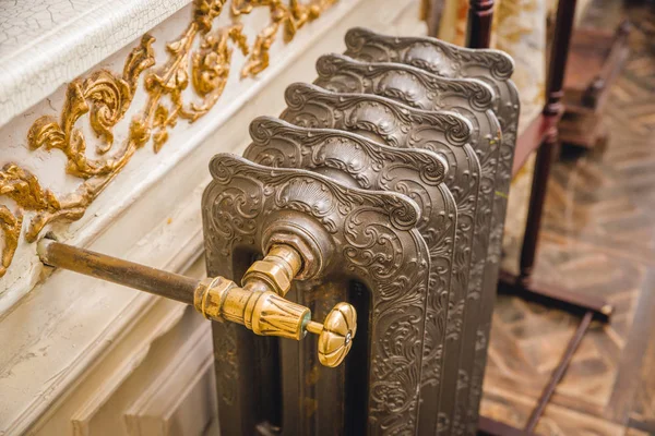 Antika bir vintage radyatör Merkezi Isıtma sistemi