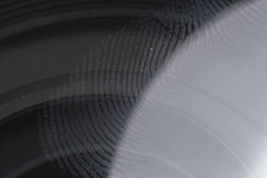 Büyüteç parmak izi