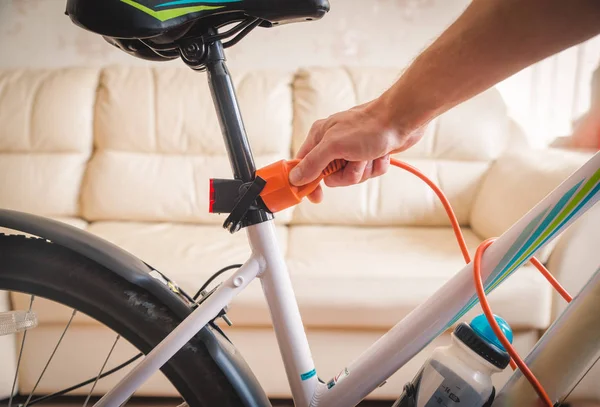 Es gibt Ladestation für Elektrofahrräder. — Stockfoto