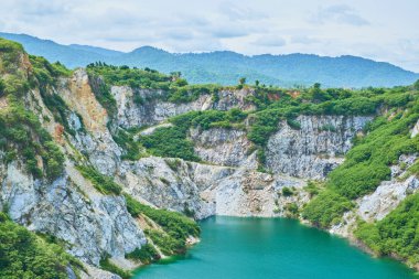 Bakış ve kireçtaşı dağ ve mavi gökyüzü, Büyük Kanyon ili chonburi, Tayland bakmak için ilginç yer