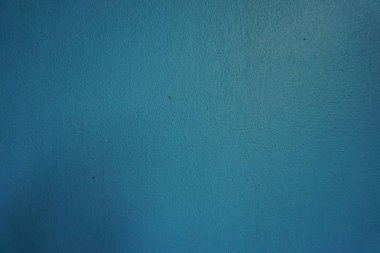 Beton duvarlar üzerinde soyut güçlü mavi renk iç