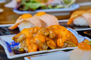 Foie gras sushi soslu, Japon yemeği. 