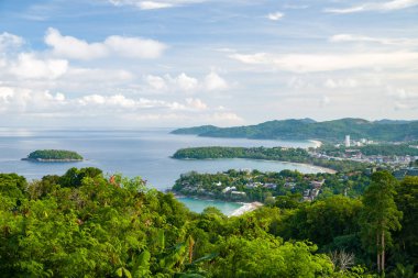 Popüler plajları Phuket - Kata Noi, Kata ve uzun bir süre Karon. 