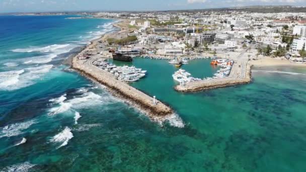 Avión Teledirigido Plano Del Mar Puerto Con Barcos Yates Día — Vídeo de stock