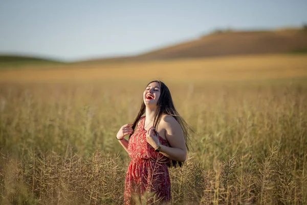 Ragazza Sul Campo — Foto Stock