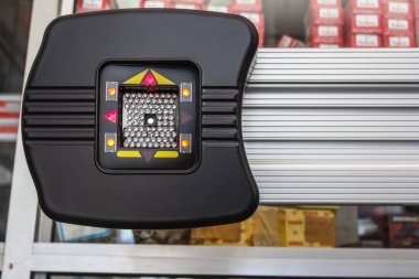 Ayna yansıtıcı ayarla merkezi tekerlek karşı