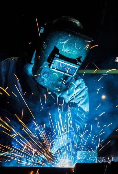 Trabalhador Aço Industrial Acelera Movimento Fábrica — Fotografia de Stock
