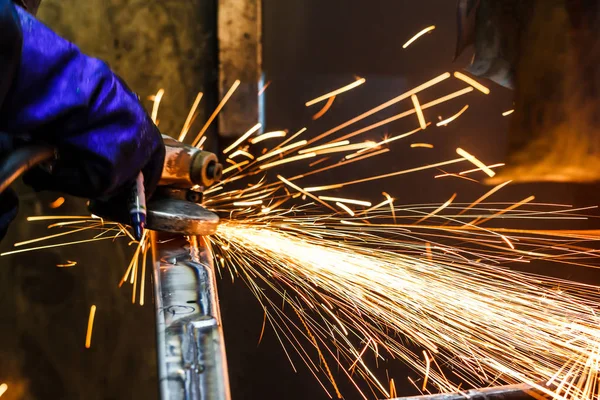 Rectificadora Trabajo Movimiento Chispas Industria Piezas Automóviles — Foto de Stock