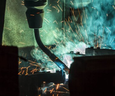 Kaynak robotları hareket otomotiv sektöründe temsil