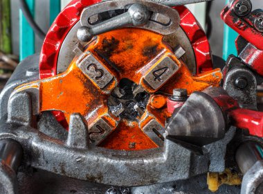 Boru makine iş parçacığı iş parçacığı dişli hortum bağlantı ile yapıldı