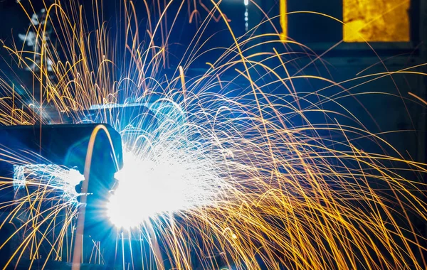 Movimiento Robots Soldadura Una Fábrica Automóviles — Foto de Stock