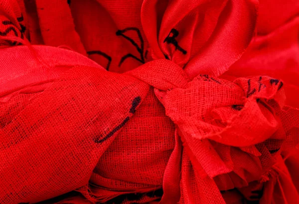 Красная Ткань Привязанная Вере Местных Жителей Таиланда — стоковое фото
