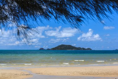 Güzel plajlar ve gökyüzü yaz aylarında.