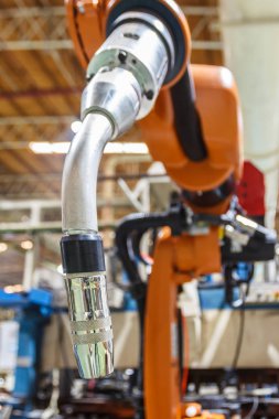 Otomotiv sektöründe Kaynak robotları