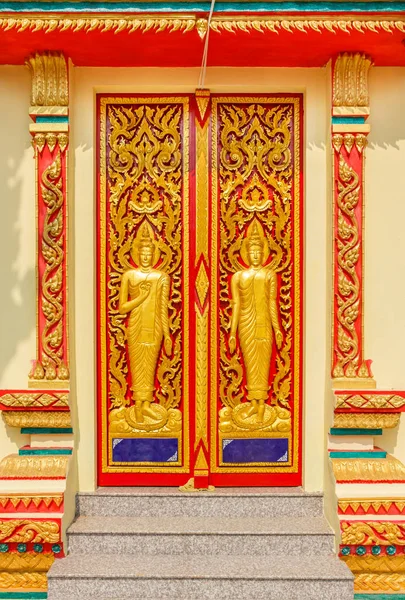 Дерево Вырезанное Двери Храма Красиво Таиланд — стоковое фото
