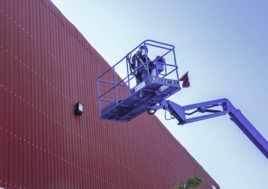 Elektrik ampulleri yükseklikte fabrika, ayarlama.