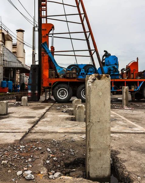 Construction site with pile-driver working. — Stock Photo, Image