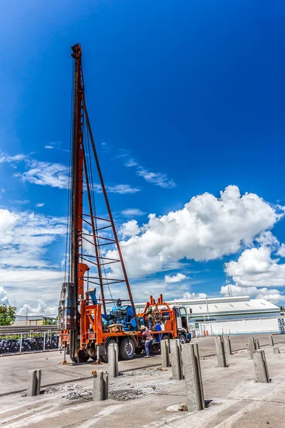 Concrete stake in the hole of construction and sky beautiful. — Stock Photo, Image