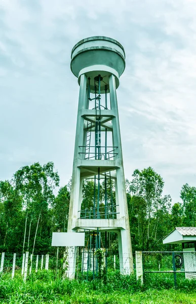 Wildwassertanks im Freien — Stockfoto