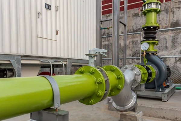 Připojení vody potrubního ventilu v průmyslovém průmyslu — Stock fotografie