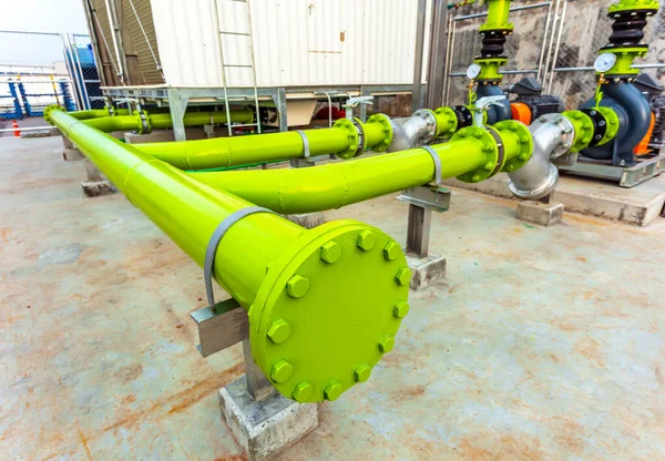 Připojení vody potrubního ventilu v průmyslovém průmyslu — Stock fotografie