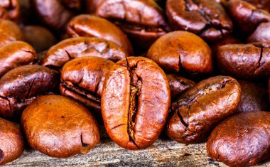 Taze kahve çekirdekleri yüzeyi. Fotoğraflar ve görüntüler.