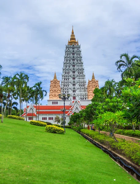La pagode est un beau temple en Thaïlande — Photo