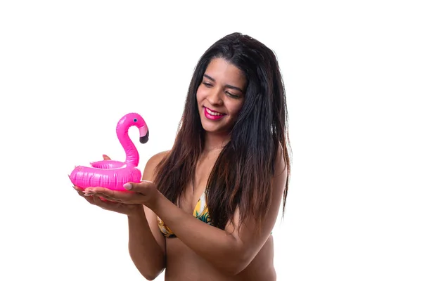 Egy Szép Mosolygós Gazdaság Egy Rózsaszín Felfújható Flamingo Egy Trópusi — Stock Fotó