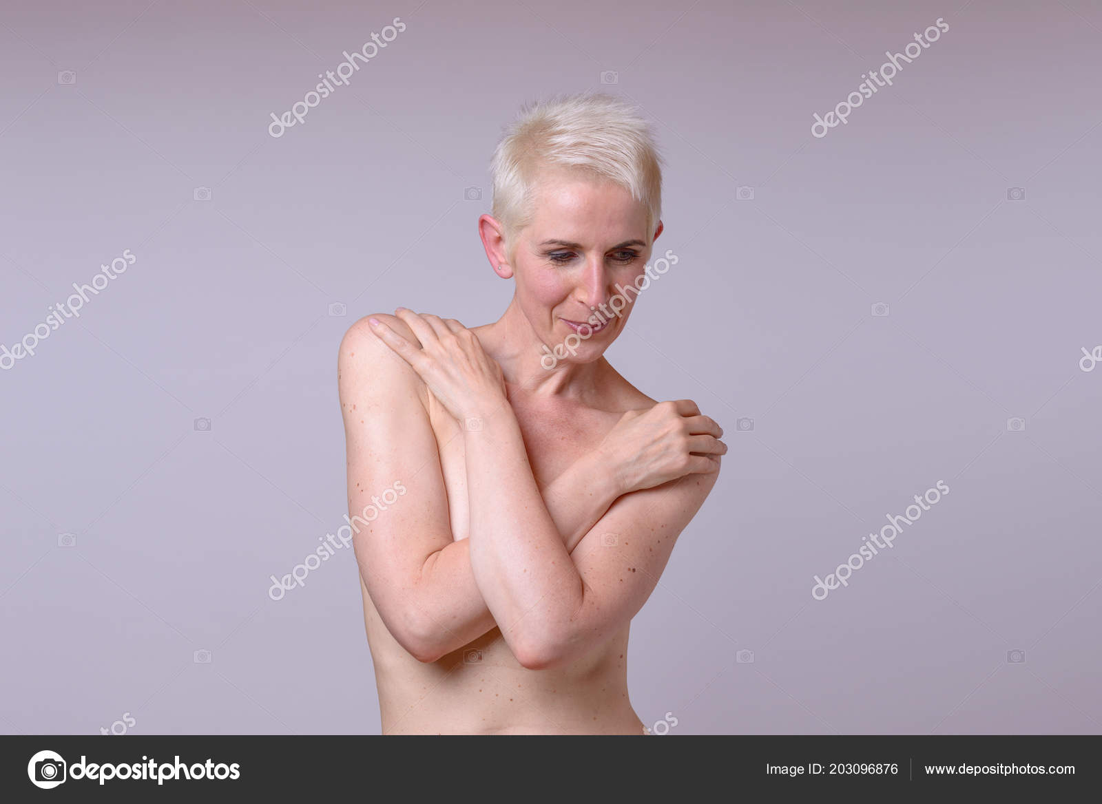Naakte rijpe zwarte vrouwen