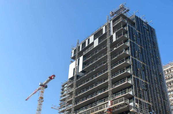 Construcción Grúas Edificios Construcción Contra Cielo Azul — Foto de Stock