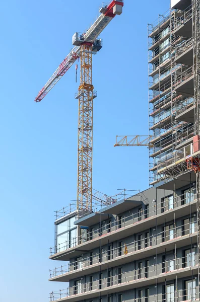 Guindaste Construção Construção Construção Contra Céu Azul — Fotografia de Stock