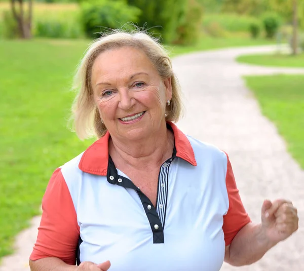 Mature Woman Jooging Green Park — Stock Photo, Image