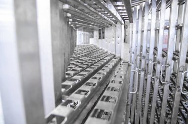 Paslanmaz çelik yasaktır sosis için el arabalar. Sosis ve et lezzetleri için fabrika endüstriyel donatım