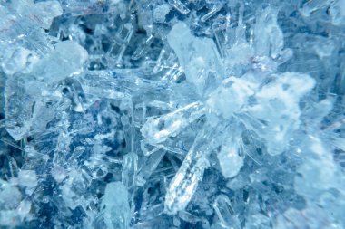 Kristaller kapanıyor. Kristal doku. Donmuş su.