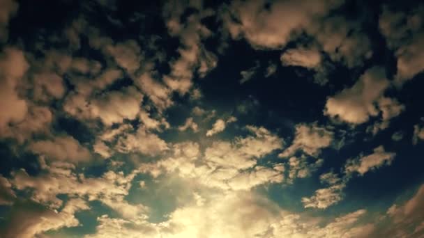 Nuvens são removidas para o sol — Vídeo de Stock