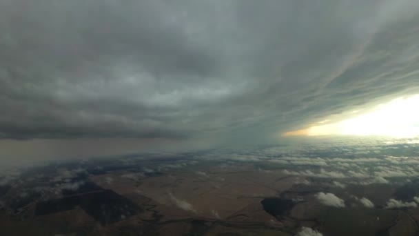 Lead wolken zijn opraakt — Stockvideo