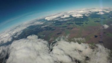 Bulutların üstünde sağa dönüş