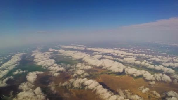 El Banco de las nubes gira en vuelo — Vídeos de Stock