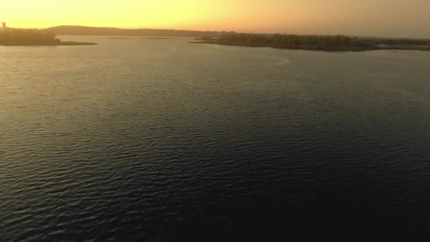 Déclin sur la rivière soir 