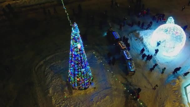 Χριστουγεννιάτικο δέντρο με τα φώτα — Αρχείο Βίντεο