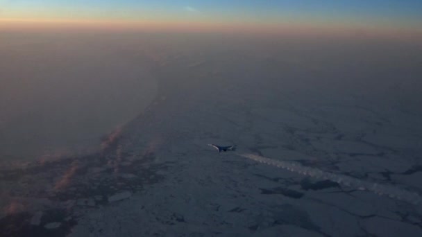 Molnet leden över havet — Stockvideo