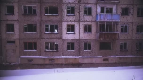 Fünfstöckiges Haus ohne Fenster — Stockvideo