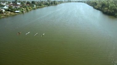 Dört kano beşinci bekliyor