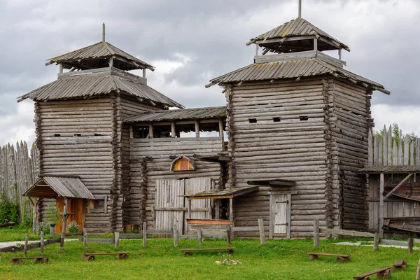 Starobylý Dřevěný Hrad Rusku Turistická Atrakce — Stock fotografie