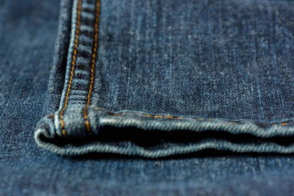 Nahaufnahme Einer Blauen Jeans Mit Orangefarbenen Nähten — Stockfoto