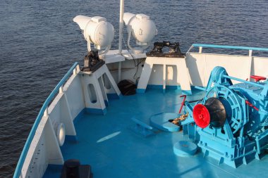 Geminin ilk bölümünde bağlantı kaldırma aygıt.