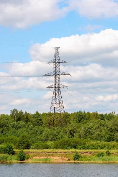 Yüksek gerilim enerji hattı destekler. Enerji, elektrik sağlanması aktarımı.