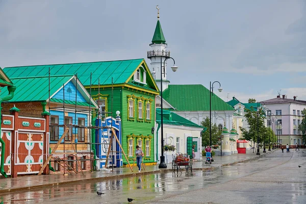 Rússia Kazan Junho 2019 Velhas Casas Multi Coloridas Madeira Área — Fotografia de Stock