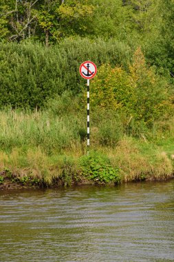 Yaz aylarında nehir kıyısına 